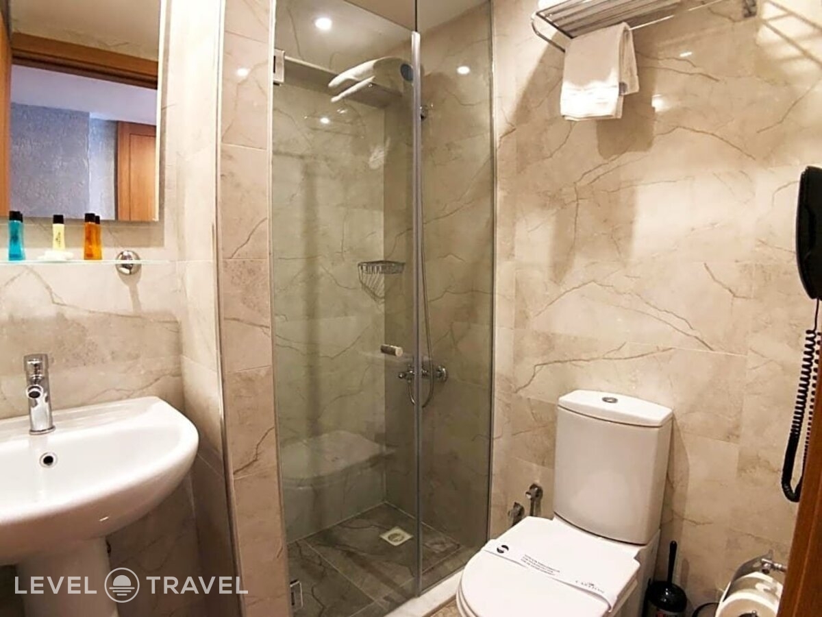фотографии номера Стандартный номер отеля Carlton Istanbul Hotel в Турция(Фатих) - фото №18