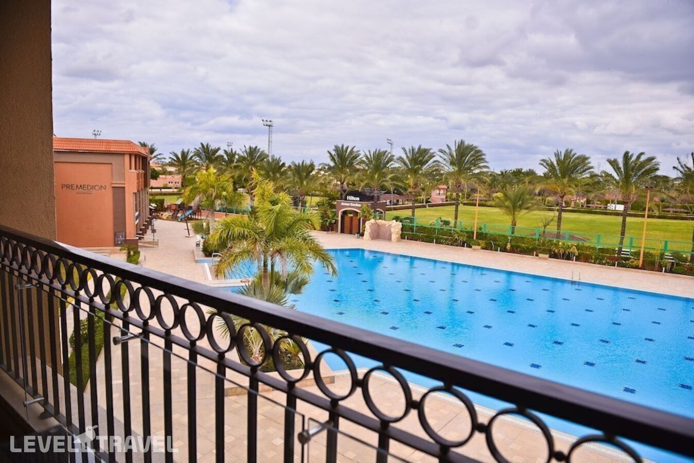 фотографии номера Делюкс с балконом отеля Hilton Alexandria King's Ranch в Египет(Александрия) - фото №2