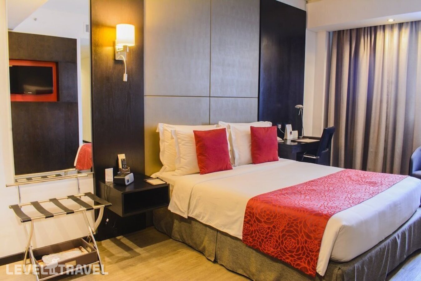 фотографии номера Стандартный номер отеля Onomo Hotel Dar Es Salaam в Танзания(Дар-эс-Салам) - фото №7