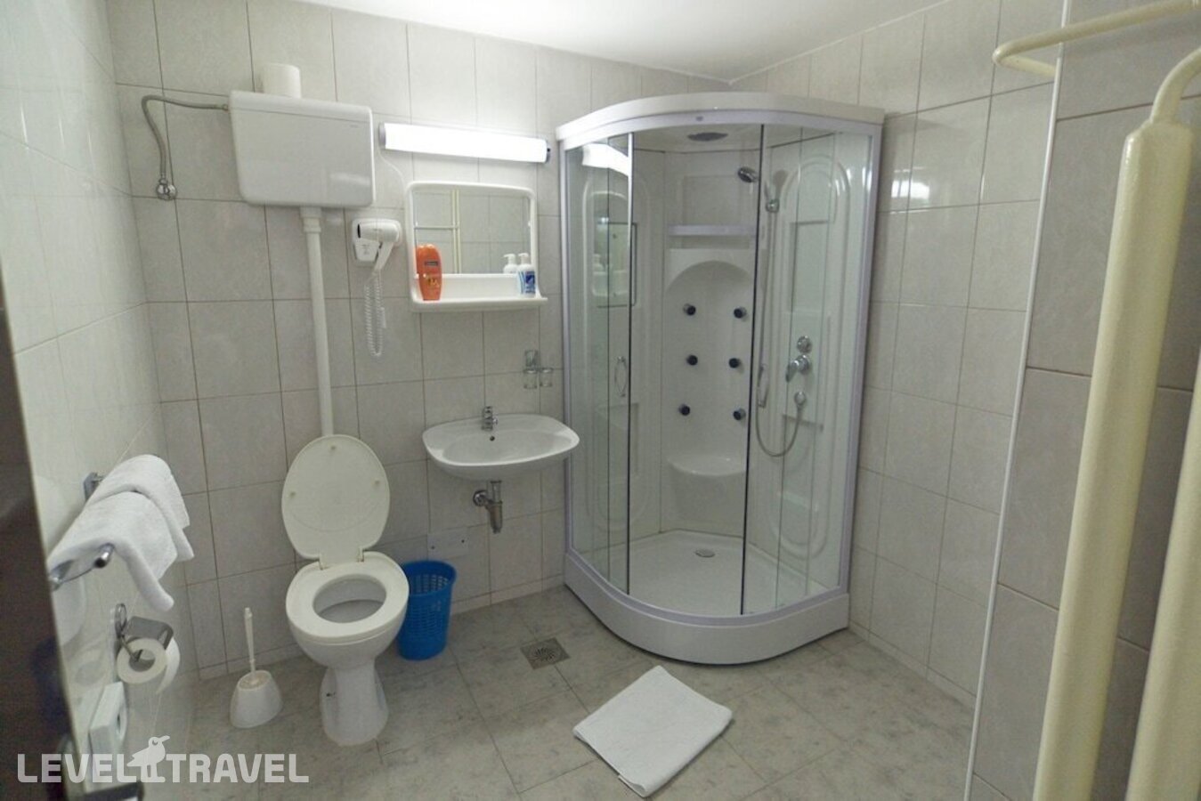 фотографии номера Трехместный номер отеля Hotel Komovi в Черногория(Андриевица) - фото №3