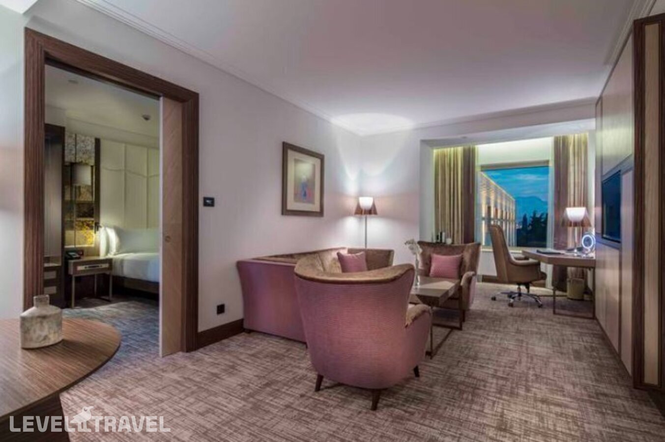 фотографии номера Люкс отеля Hilton Podgorica Crna Gora в Черногория(Подгорица) - фото №4