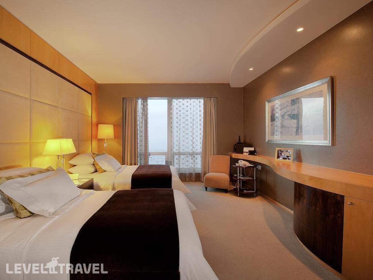 фотографии номера Делюкс с видом на башню Бурдж-Халифа отеля Shangri-La Hotel Dubai Sheikh Zayed Road в ОАЭ(Дубай Джумейра) - фото №4