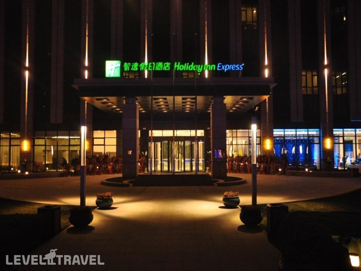 фотографии номера Люкс (3 комнаты) отеля Holiday Inn Express Beijing Yizhuang, An Ihg Hotel в Китай(Пекин) - фото №2