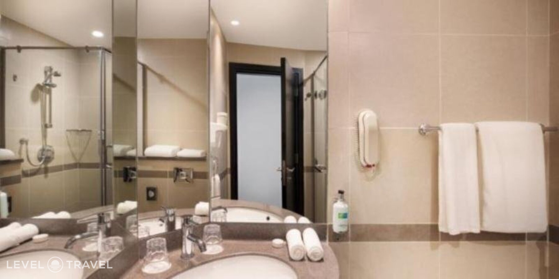 фотографии номера Одноместный номер отеля Holiday Inn Express Dubai Airport в ОАЭ(Дейра) - фото №1