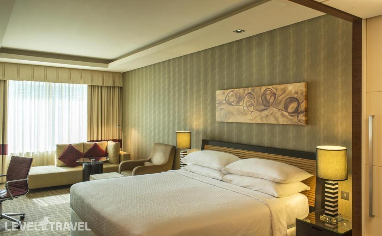фотографии номера Представительский номер отеля Majestic Premier Hotel (Ex. Four Points By Sheraton Bur Dubai) в ОАЭ(Бар Дубай) - фото №2