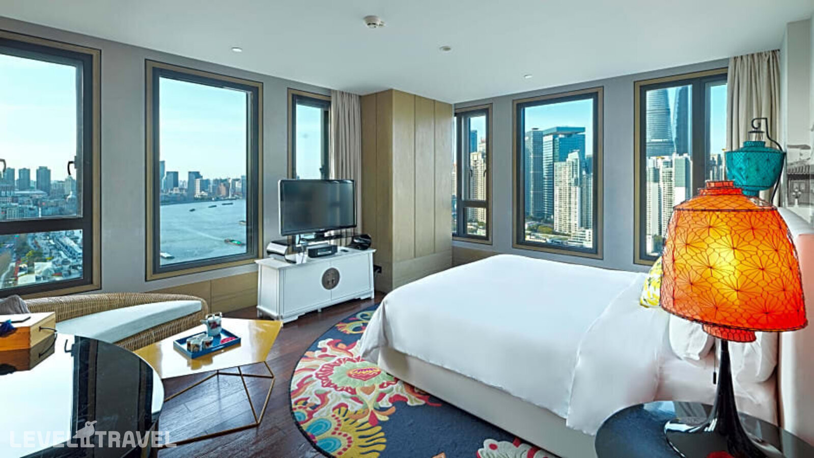 фотографии номера Представительский номер отеля Hotel Indigo Shanghai On The Bund, An Ihg Hotel в Китай(Шанхай) - фото №1
