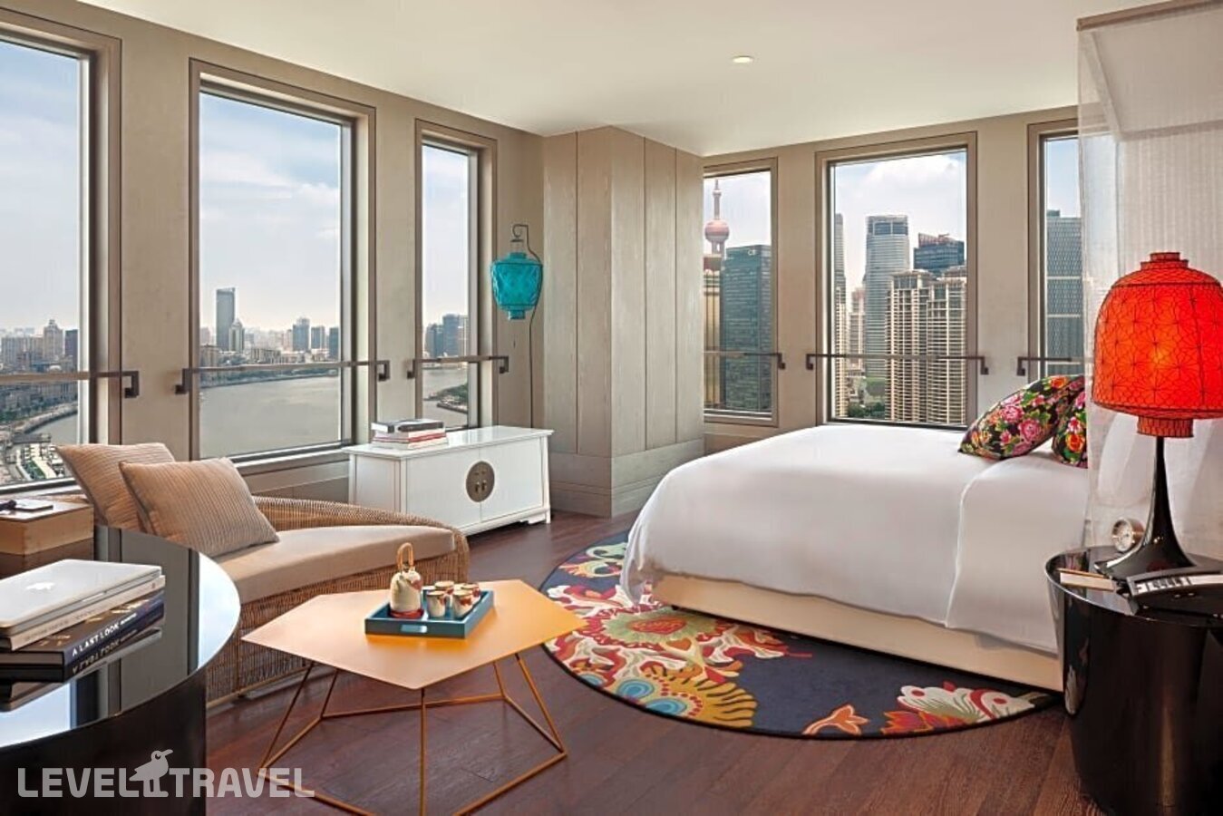 фотографии номера Представительский номер отеля Hotel Indigo Shanghai On The Bund, An Ihg Hotel в Китай(Шанхай) - фото №3