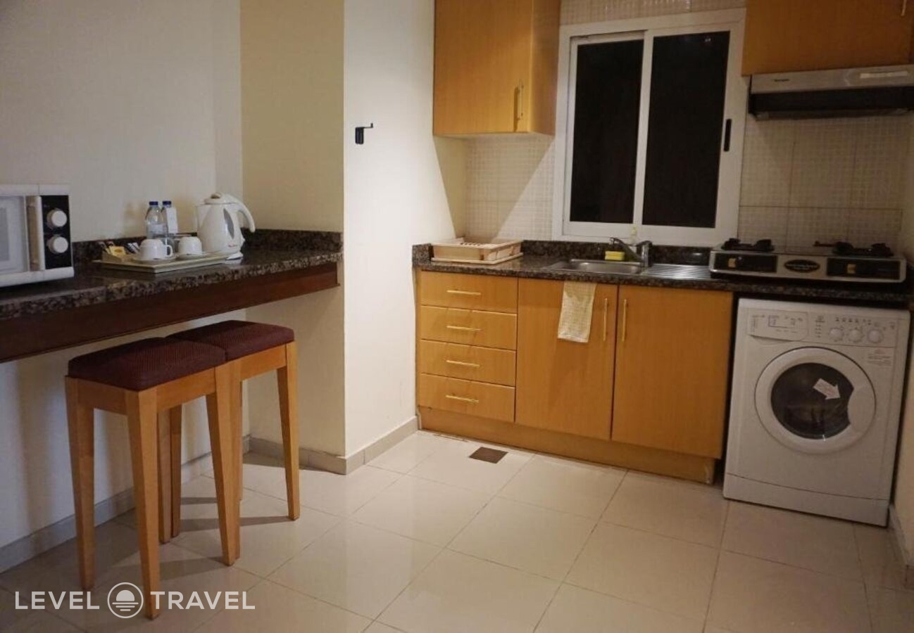 фотографии номера Стандартный номер отеля Golden Tulip Sharjah в ОАЭ(Шарджа) - фото №4