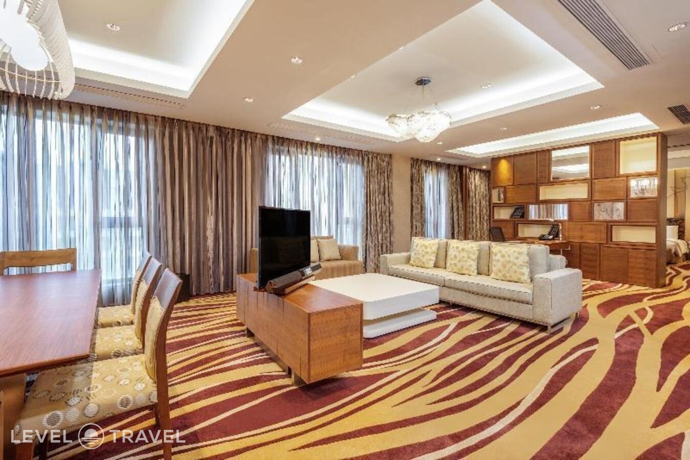 фотографии номера Одноместный номер отеля Holiday Inn Shanghai Hongqiao, An Ihg Hotel в Китай(Шанхай) - фото №8