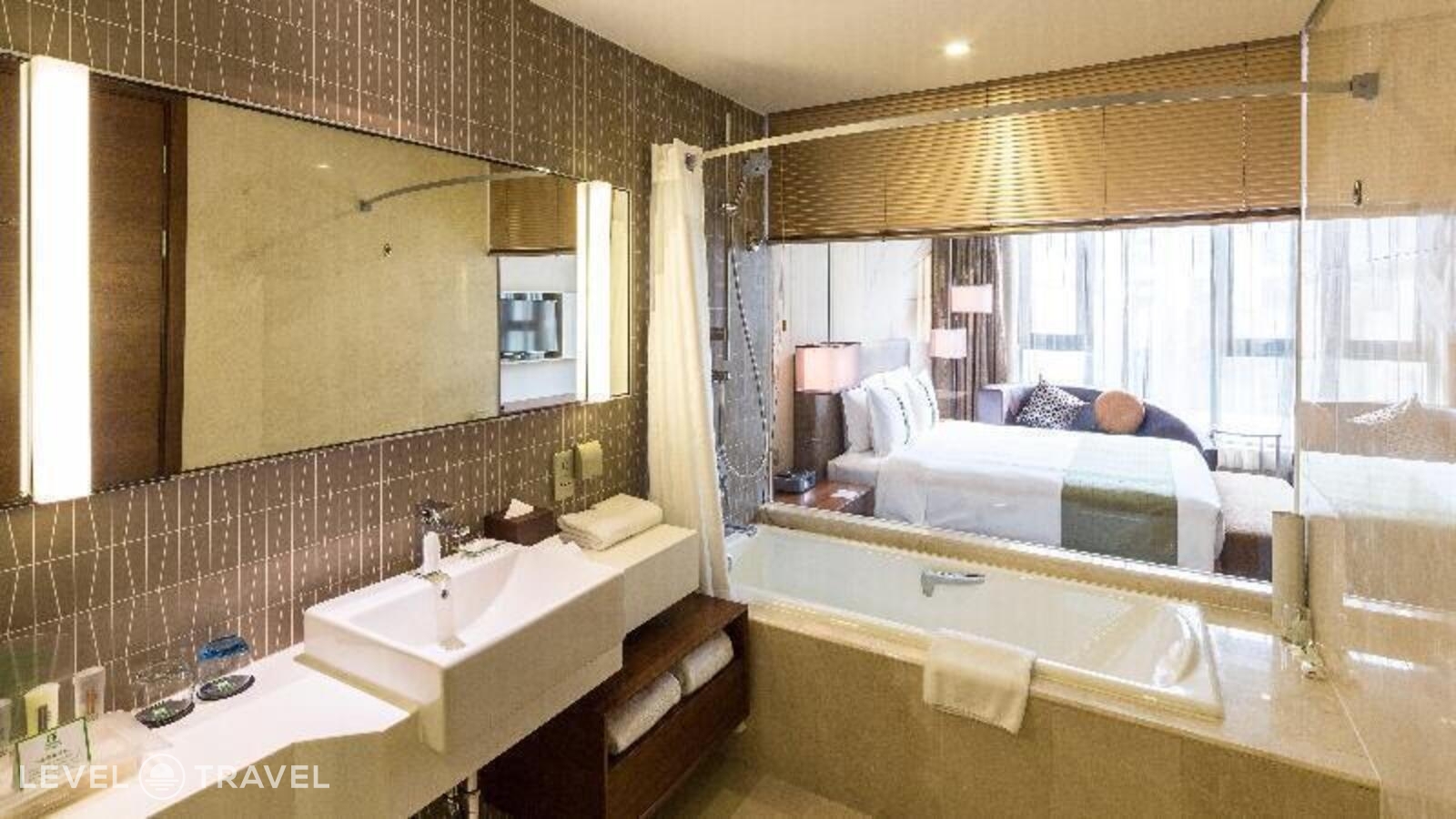 фотографии номера Одноместный номер отеля Holiday Inn Shanghai Hongqiao, An Ihg Hotel в Китай(Шанхай) - фото №11