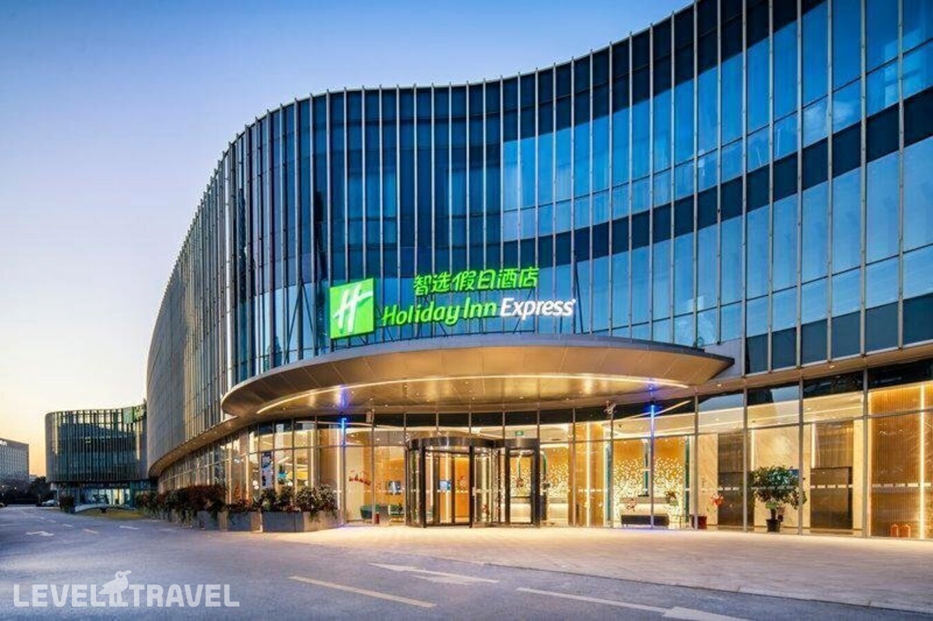 фотографии номера Люкс отеля Holiday Inn Express Shanghai Zhangjiang, An Ihg Hotel в Китай(Шанхай) - фото №6