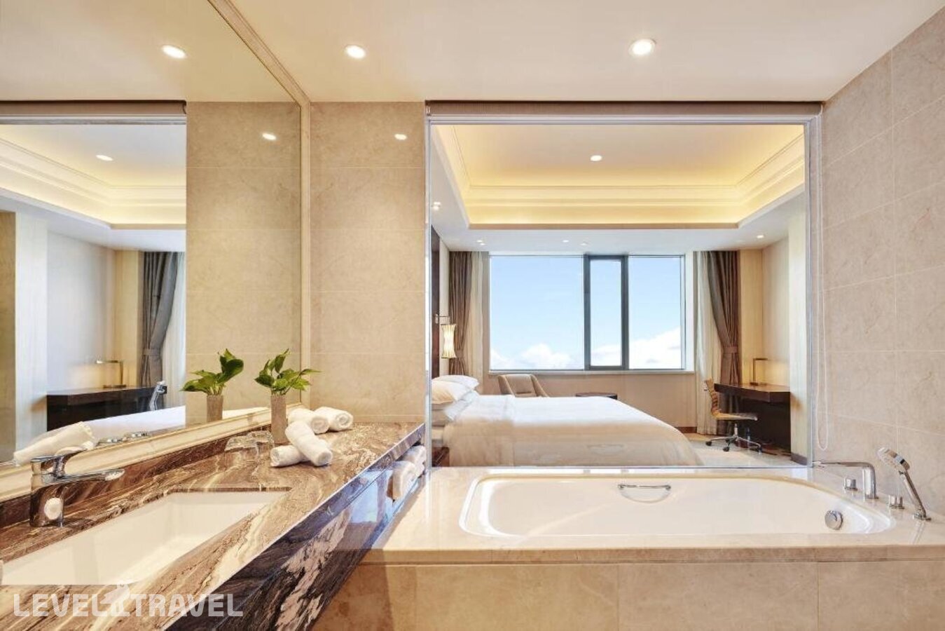 фотографии номера Представительский номер отеля Sheraton Harbin Xiangfang Hotel в Китай(Харбин) - фото №3