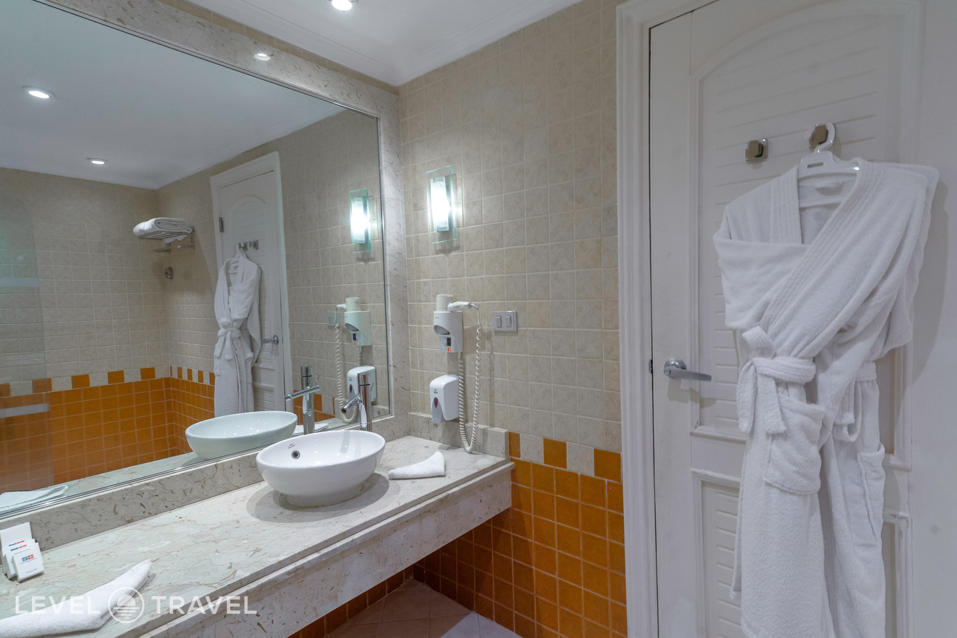 фотографии номера Шале с видом на сад отеля Coral Beach Resort Hurghada By Sunrise (Ex. Coral Beach Rotana Resort) в Египет(Хургада (город)) - фото №4