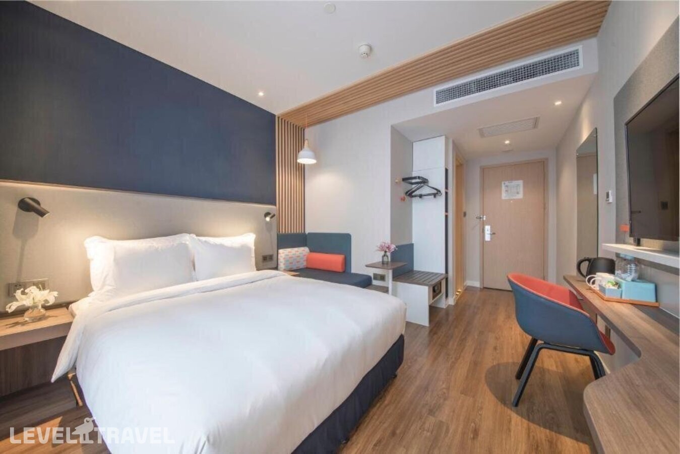 фотографии номера Стандартный номер отеля Holiday Inn Express Shanghai Gubei, An Ihg Hotel в Китай(Шанхай) - фото №3