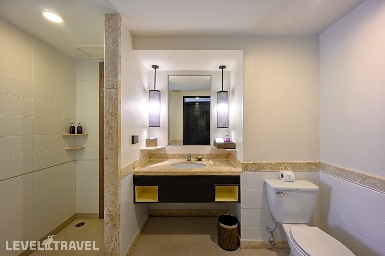 фотографии номера Люкс премиум с видом на бассейн отеля Centara Kata Resort Phuket в Таиланд(Ката Бич) - фото №7