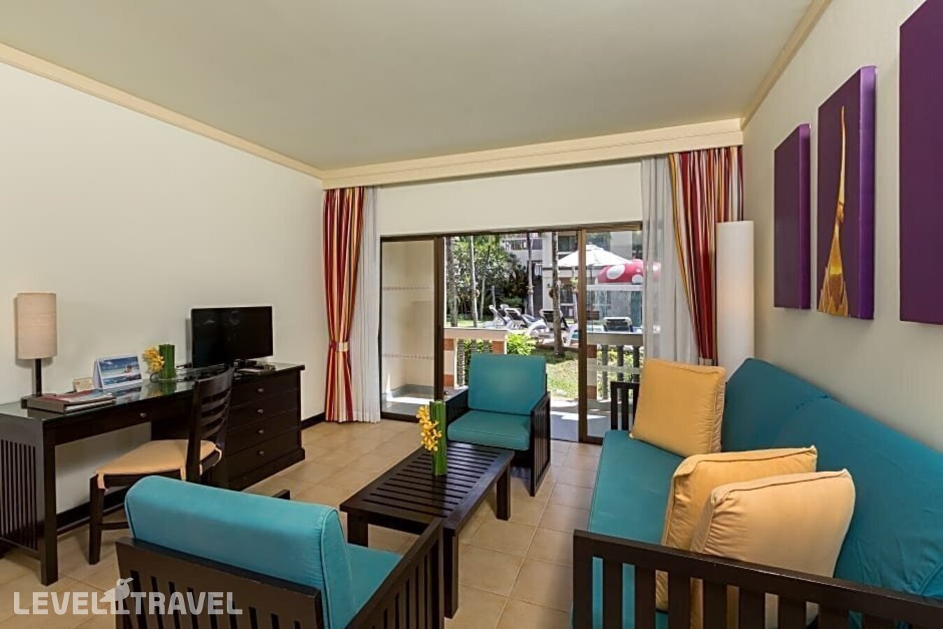 фотографии номера Люкс премиум с видом на бассейн отеля Centara Kata Resort Phuket в Таиланд(Ката Бич) - фото №10