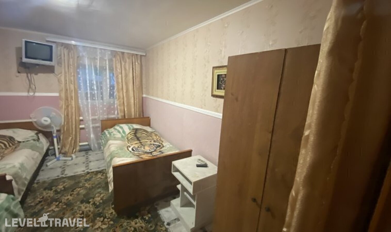 фотографии номера Трехместный экономичный отеля Гостевой дом на Толстого 13 в Россия(Витязево) - фото №13