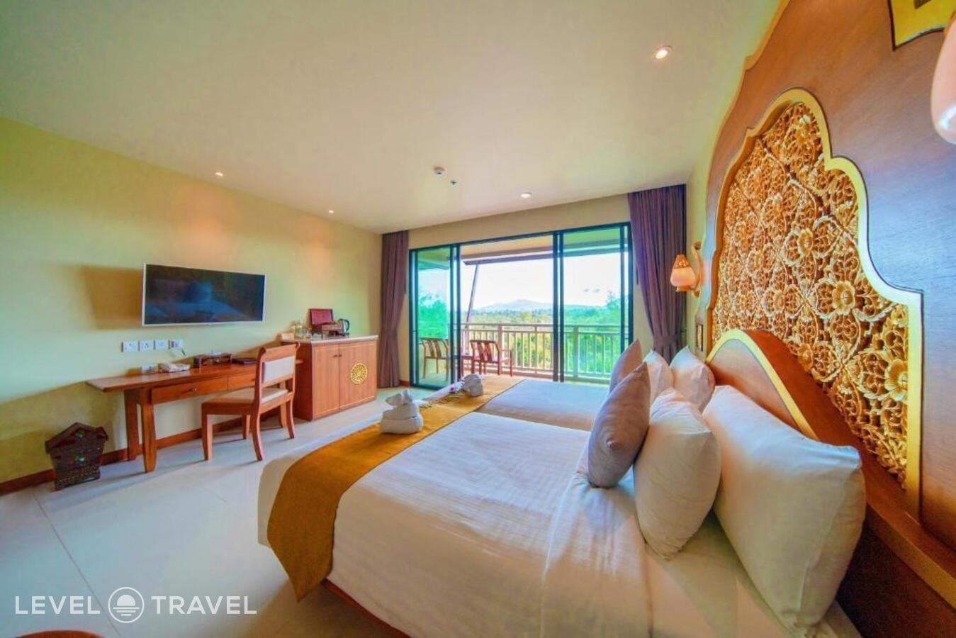 фотографии номера Делюкс с видом на бассейн отеля Maikhao Palm Beach Resort в Таиланд(Май Као Бич) - фото №2