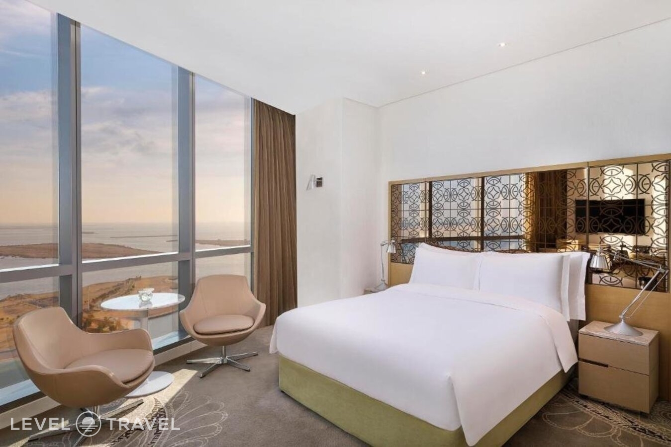 фотографии номера Улучшенный с видом на море отеля Conrad Abu Dhabi Etihad Towers (Ex.Jumeirah At Etihad Towers) в ОАЭ(Абу-Даби) - фото №14