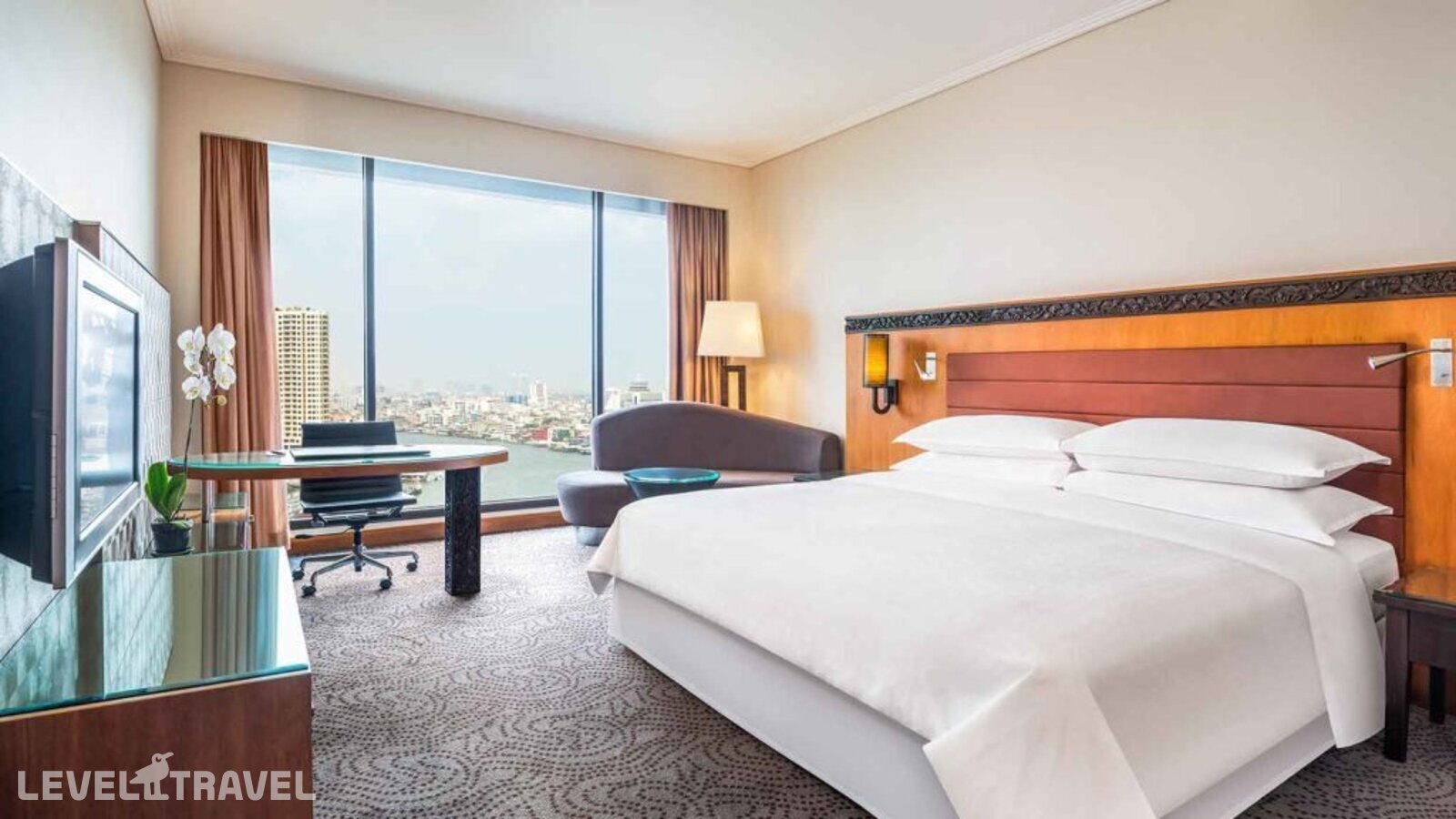 фотографии номера Представительский номер отеля Royal Orchid Sheraton Hotel в Таиланд(Бангкок) - фото №1