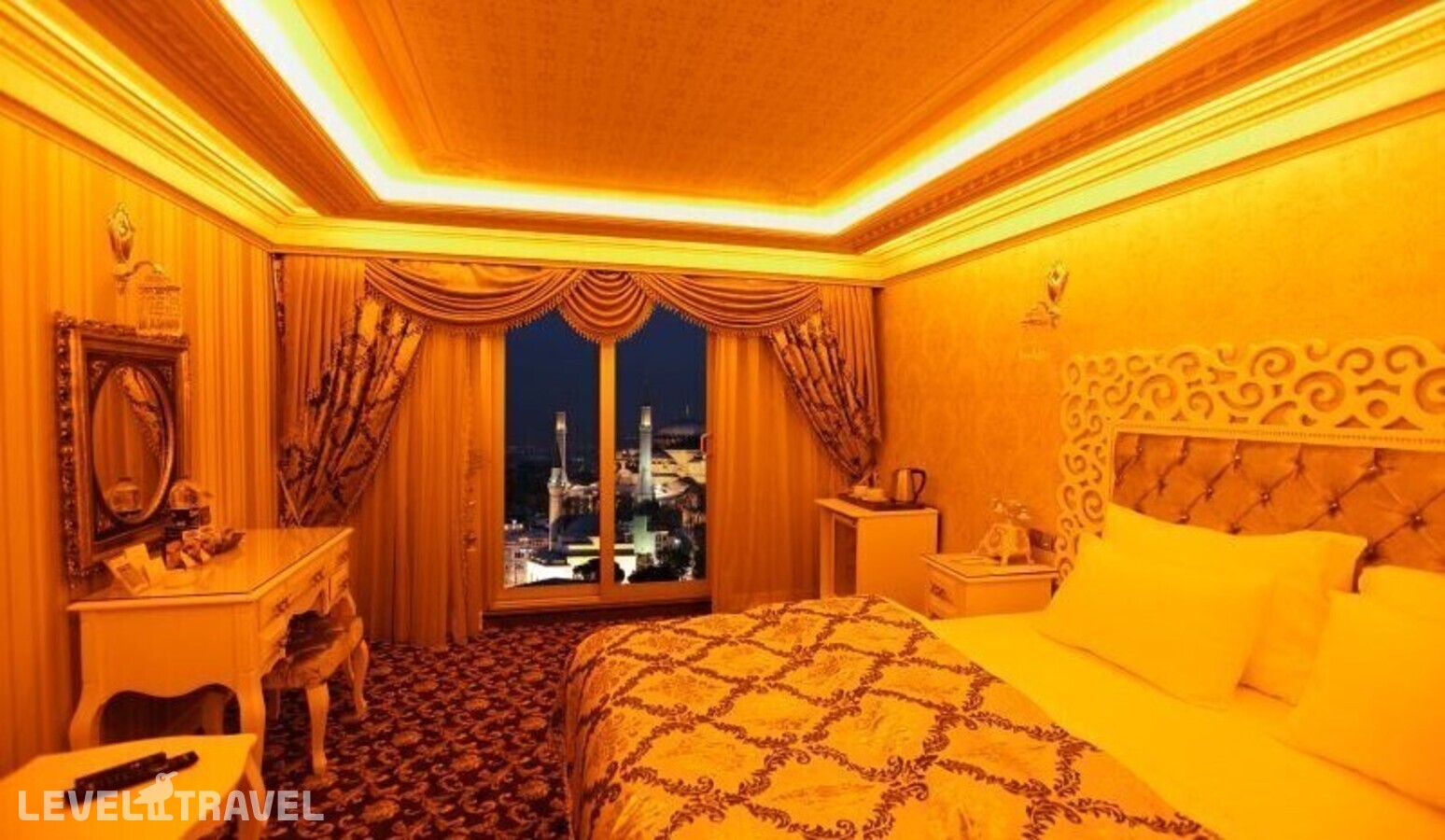 фотографии номера Улучшенный с балконом отеля Deluxe Golden Horn Sultanahmet в Турция(Фатих) - фото №3