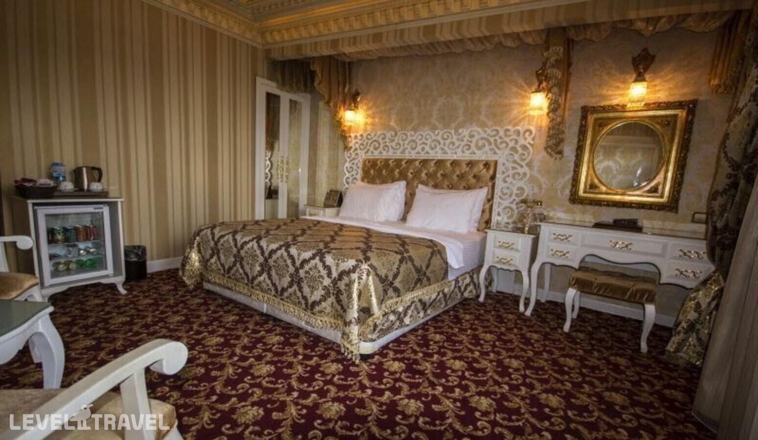 фотографии номера Улучшенный с балконом отеля Deluxe Golden Horn Sultanahmet в Турция(Фатих) - фото №1