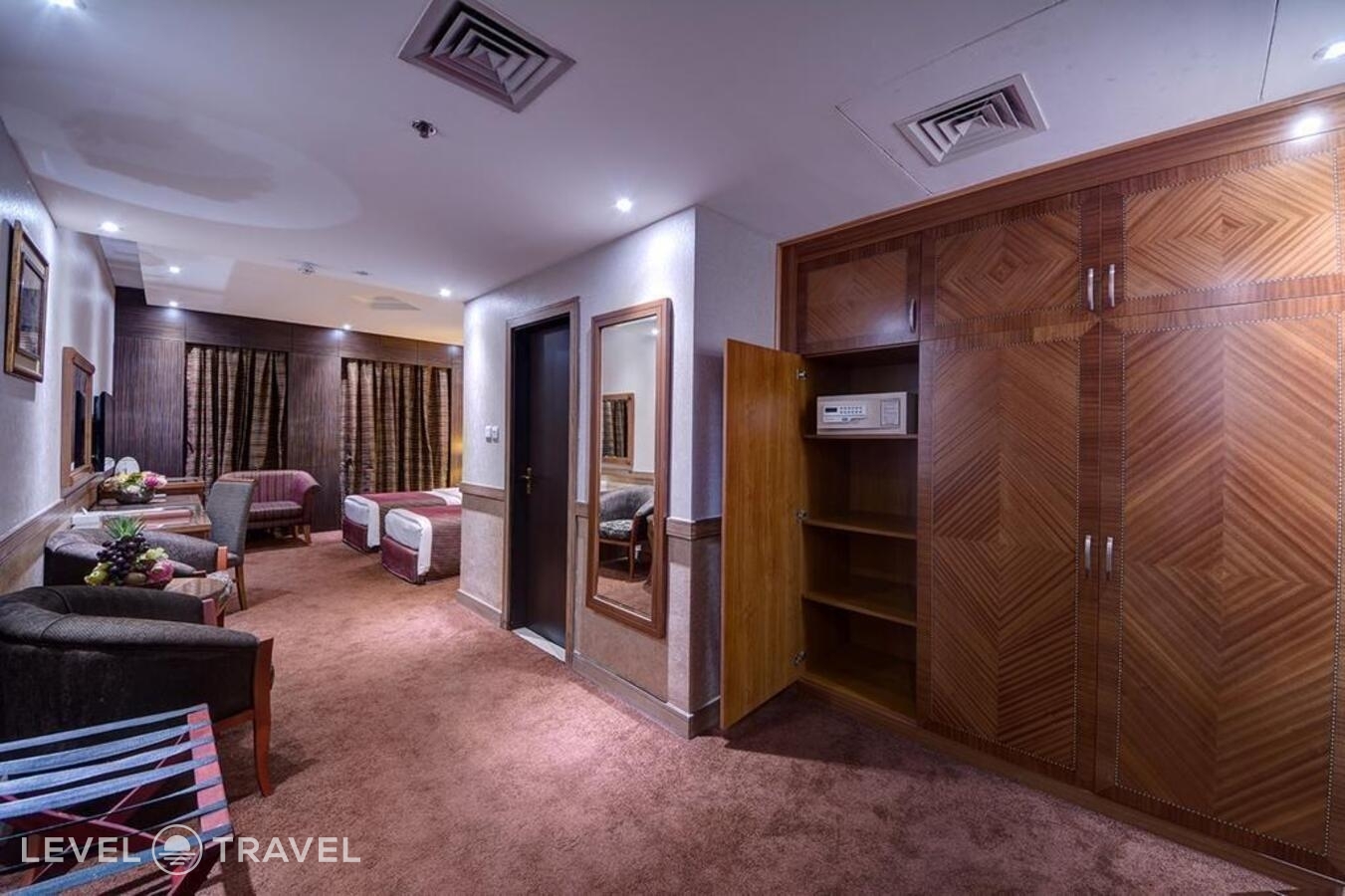 фотографии номера Стандартный номер отеля Vendome Plaza Hotel (Ex. Delmon Palace Hotel) в ОАЭ(Дейра) - фото №2