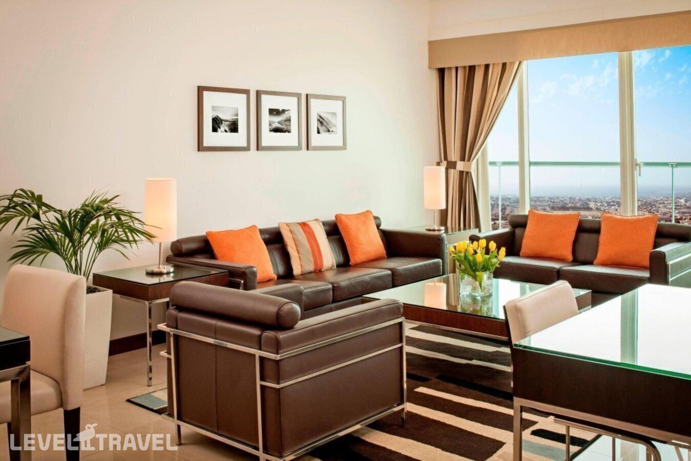фотографии номера Люкс с балконом отеля Sheraton Four Points Sheikh Zayed Road в ОАЭ(Дубай Джумейра) - фото №4