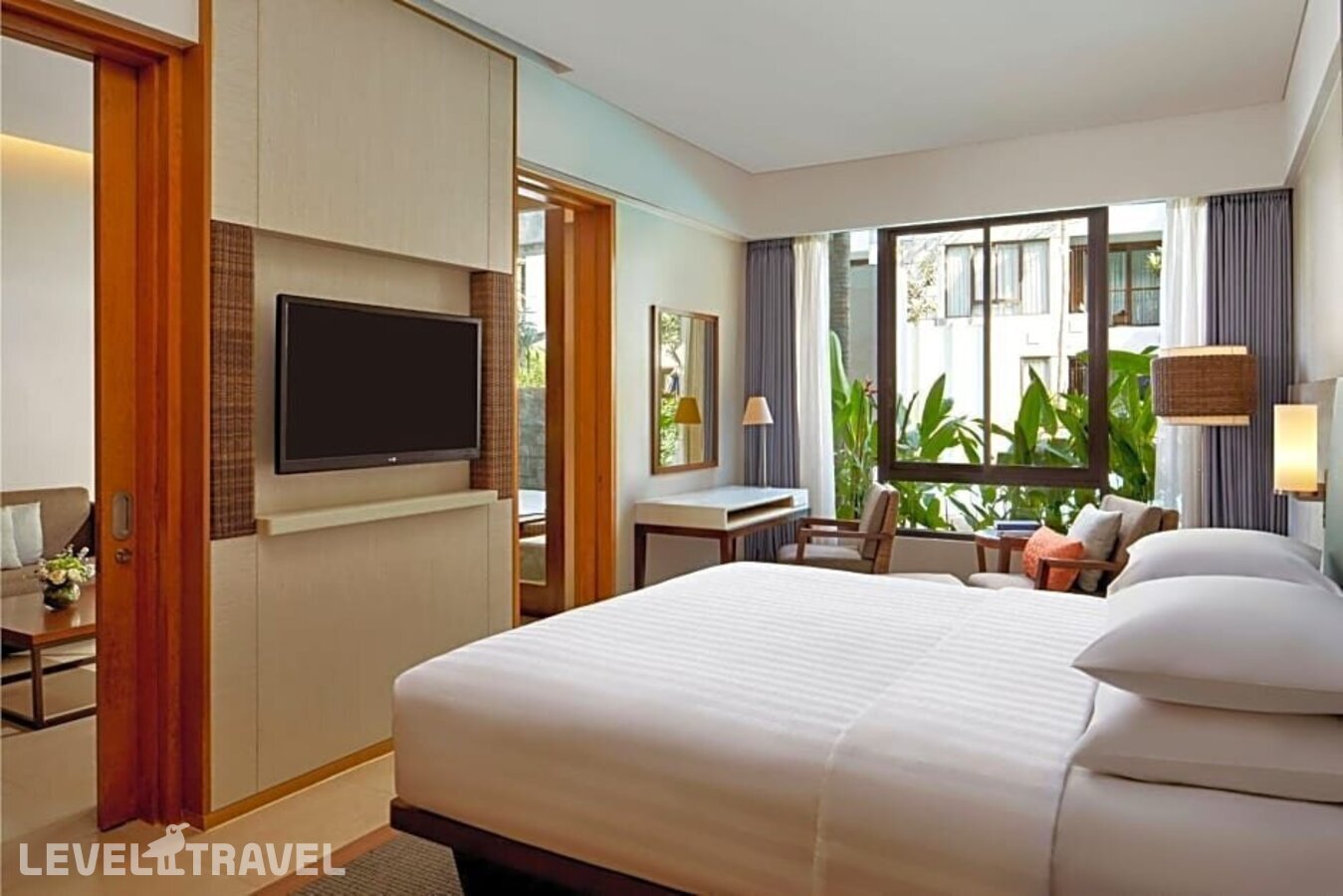 фотографии номера Люкс отеля Courtyard By Marriott Bali Seminyak в Индонезия(Семиньяк) - фото №2