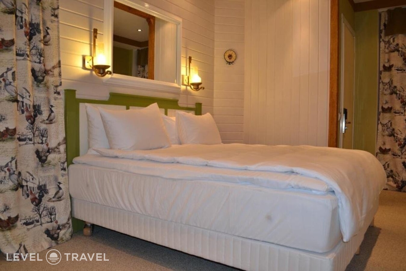 фотографии номера Делюкс отеля Piazza Boutique Hotel в Грузия(Батуми) - фото №9
