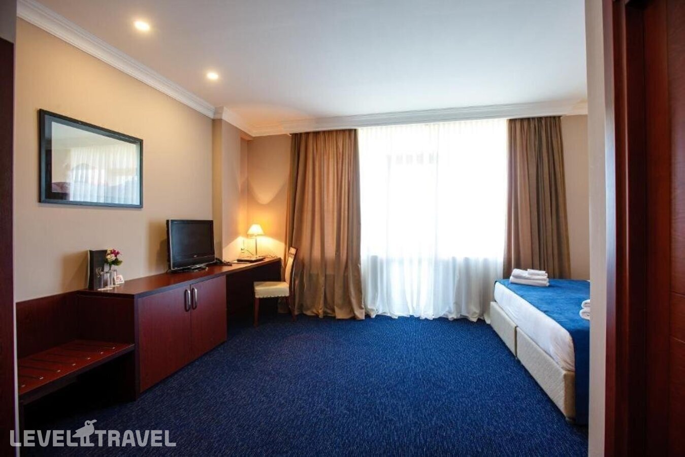 фотографии номера Стандартный номер отеля Cruise Hotel в Грузия(Тбилиси) - фото №3