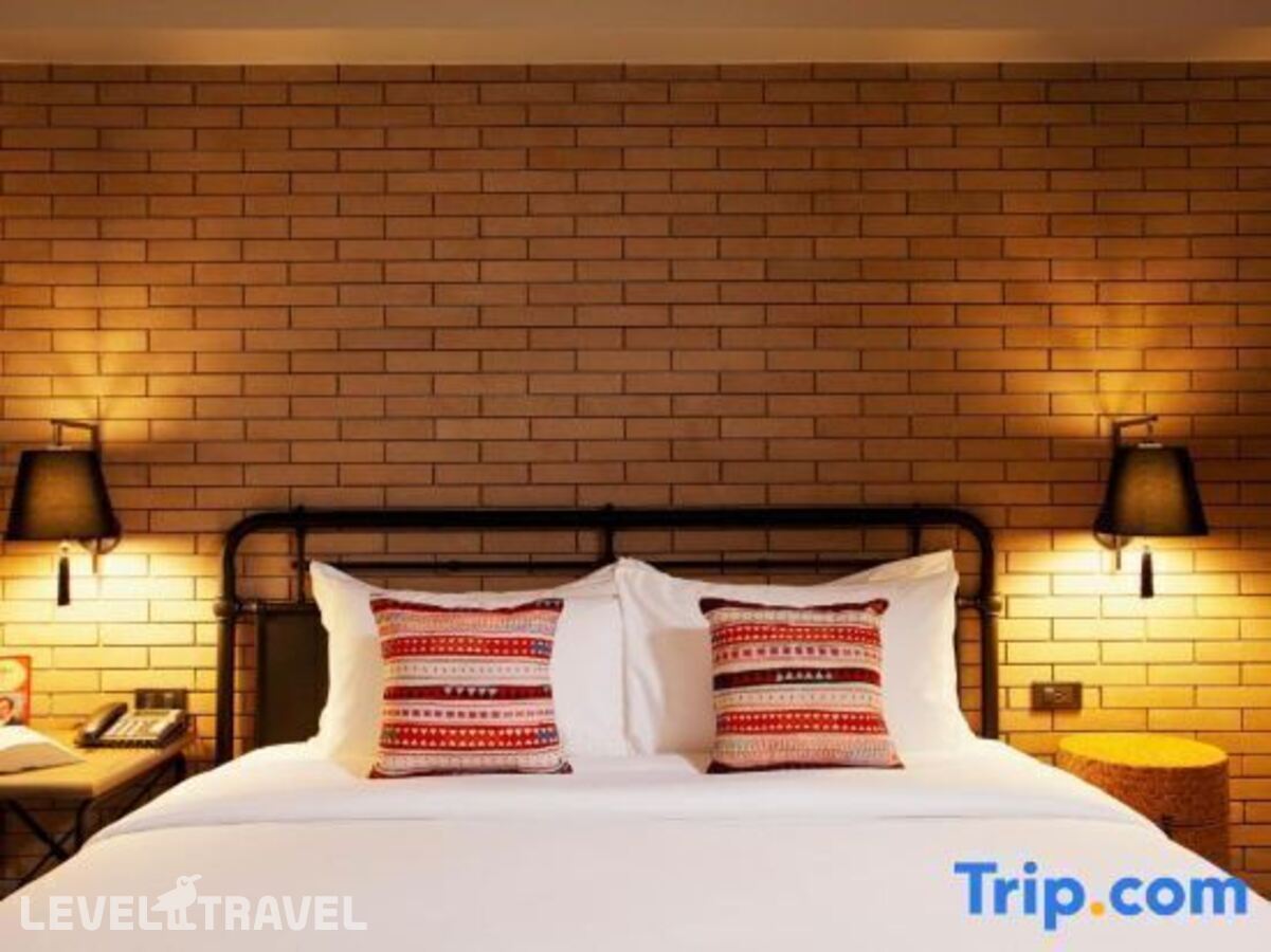 фотографии номера Семейный номер отеля Baan Chart Hotel в Таиланд(Бангкок) - фото №5
