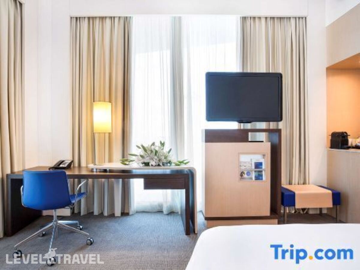 фотографии номера Улучшенный люкс отеля Novotel Abu Dhabi Al Bustan в ОАЭ(Абу-Даби) - фото №38