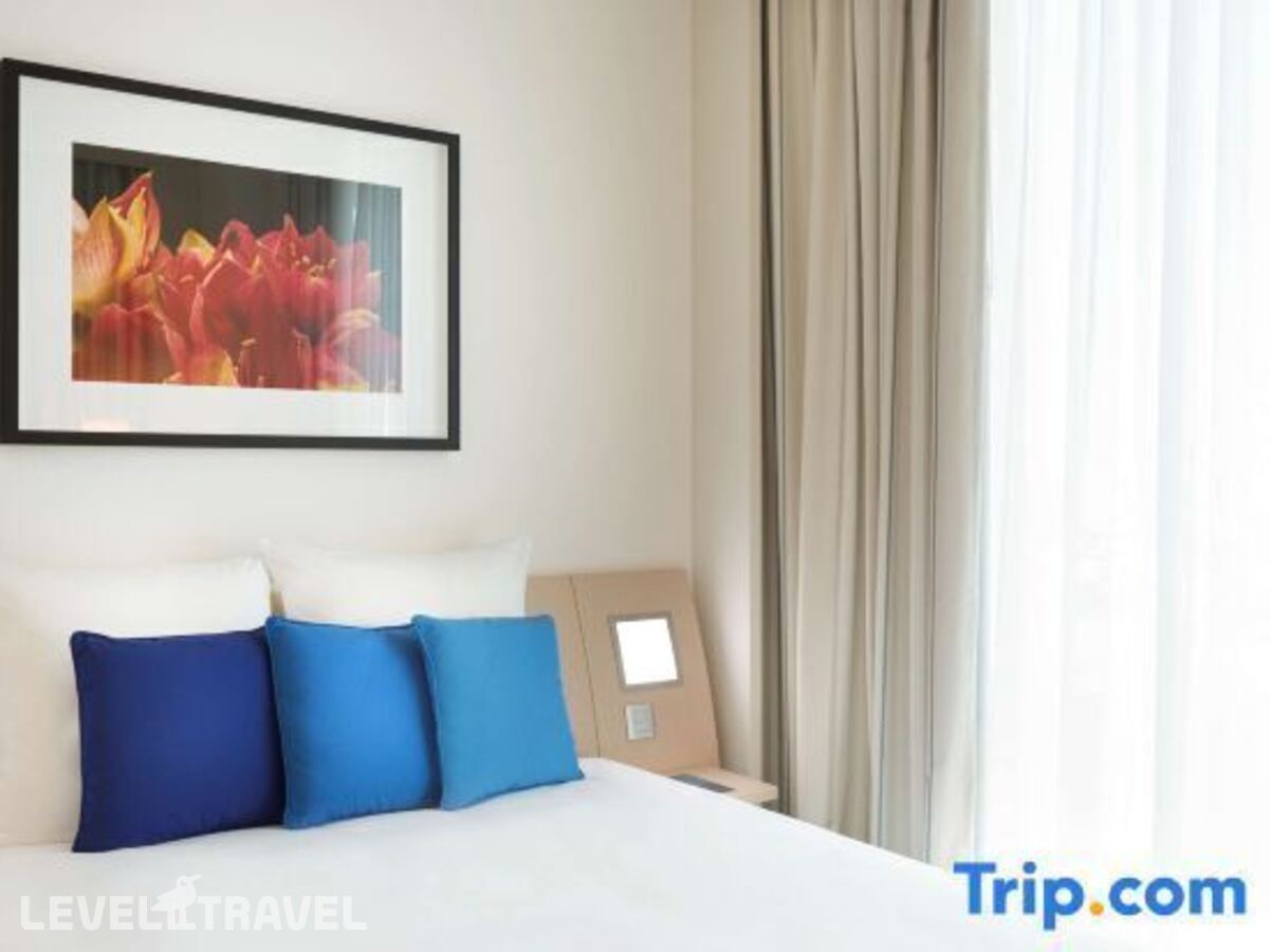 фотографии номера Улучшенный люкс отеля Novotel Abu Dhabi Al Bustan в ОАЭ(Абу-Даби) - фото №36