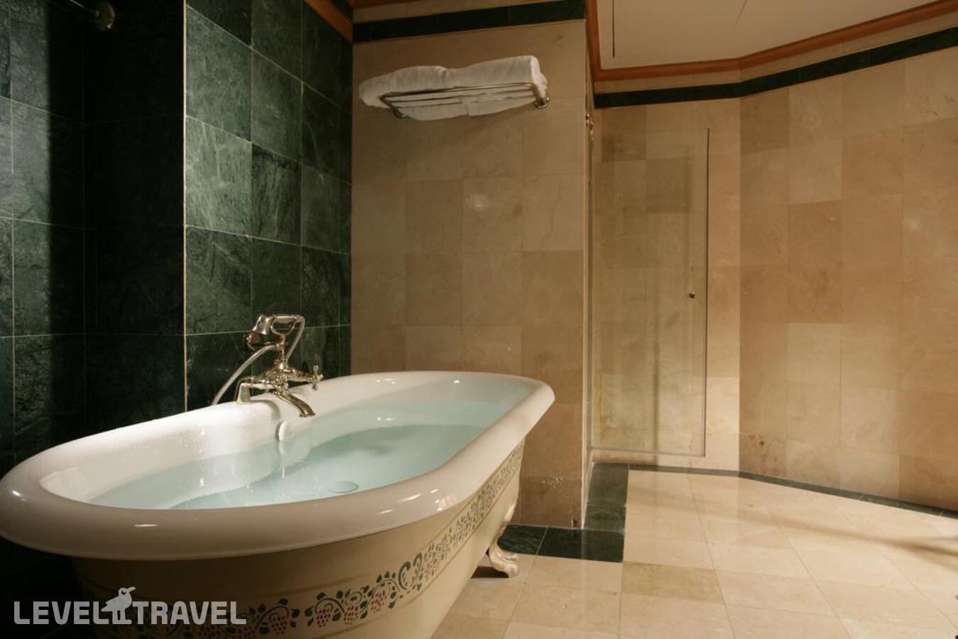 фотографии номера Люкс отеля Chelsea Plaza Hotel Dubai (Ex. Luxe Avenue) в ОАЭ(Бар Дубай) - фото №3
