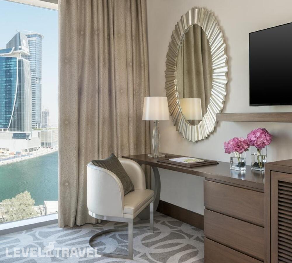 фотографии номера Клубный делюкс отеля Hilton Dubai Al Habtoor City в ОАЭ(Бизнес Бей) - фото №1