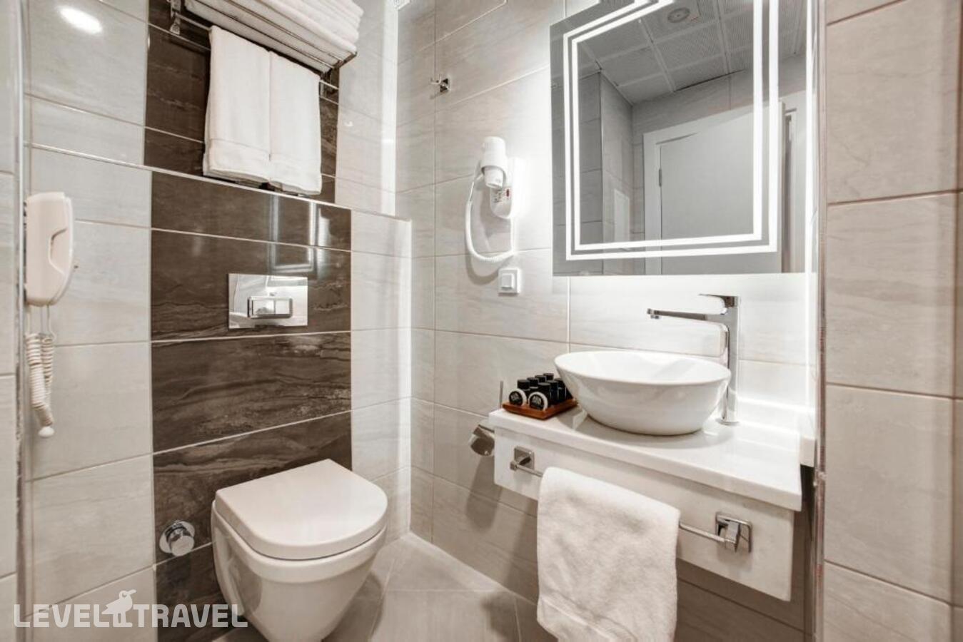 фотографии номера Улучшенный с балконом отеля Great Fortune Design Hotel в Турция(Фатих) - фото №3