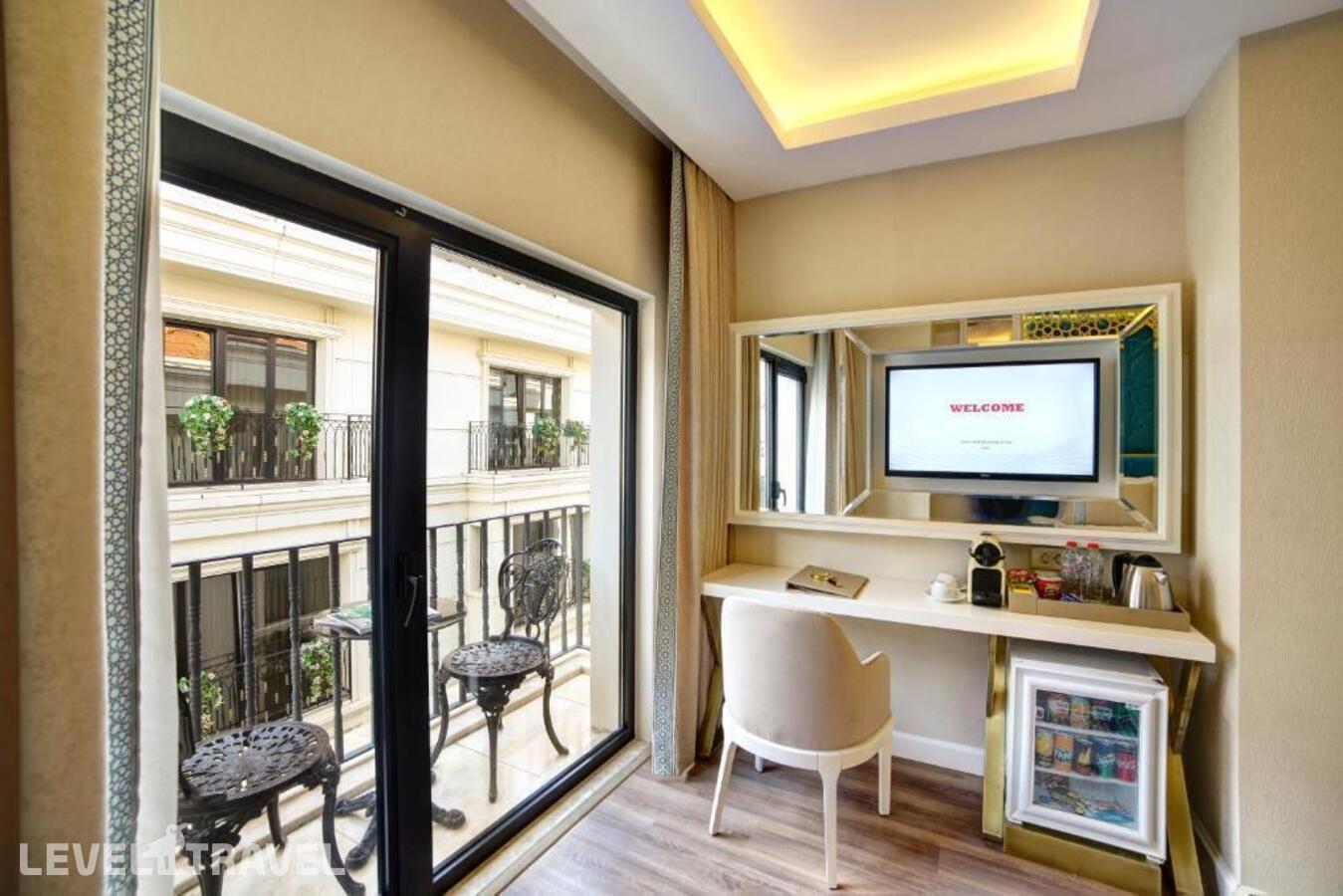 фотографии номера Улучшенный с балконом отеля Great Fortune Design Hotel в Турция(Фатих) - фото №2