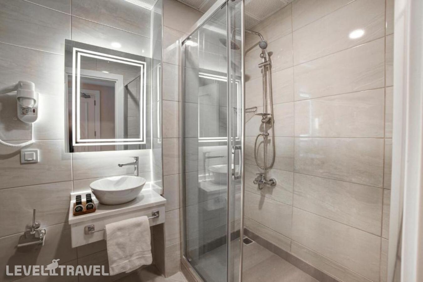 фотографии номера Улучшенный с балконом отеля Great Fortune Design Hotel в Турция(Фатих) - фото №4