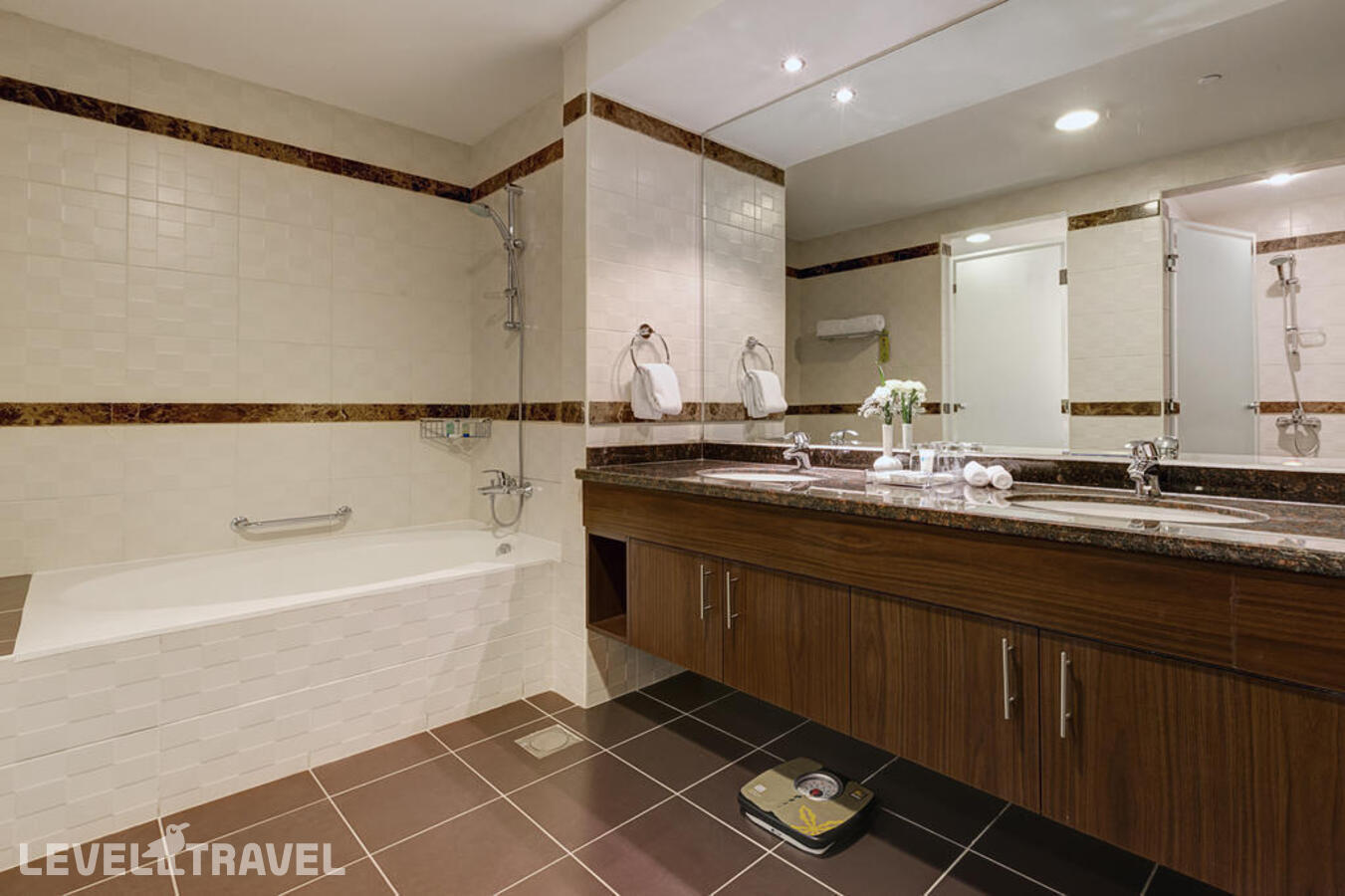 фотографии номера Люкс президентский отеля Abidos Hotel Apartment Dubai Land в ОАЭ(Дубай Ленд) - фото №3