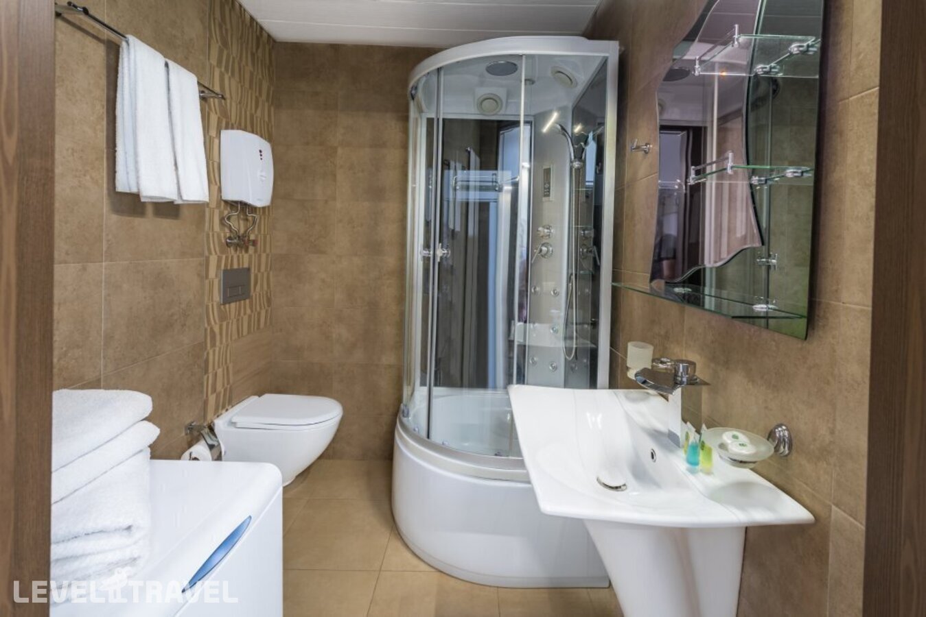 фотографии номера Делюкс отеля Orbi Sea Towers Hotel в Грузия(Батуми) - фото №4