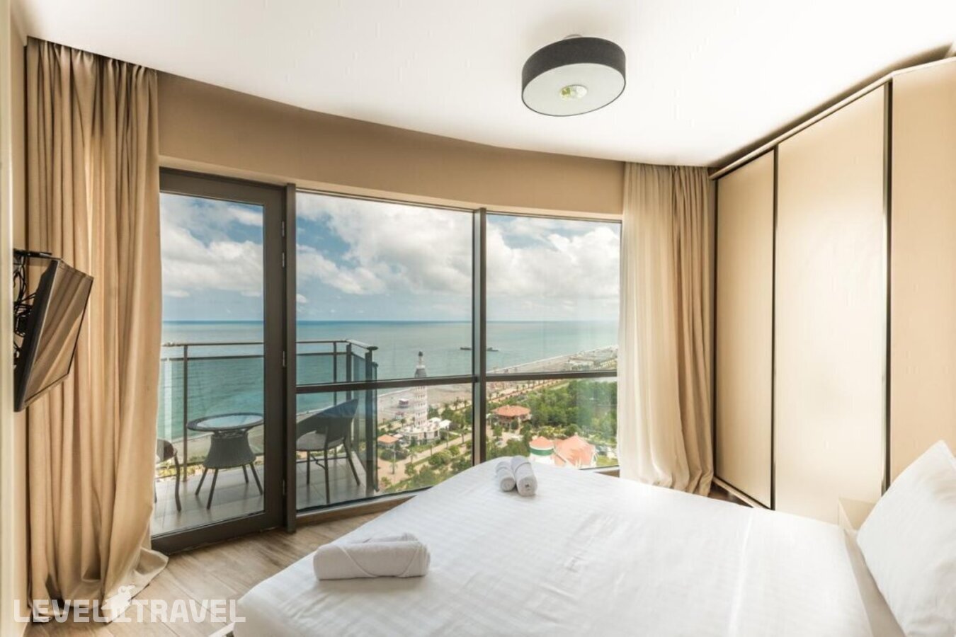 фотографии номера Делюкс отеля Orbi Sea Towers Hotel в Грузия(Батуми) - фото №10