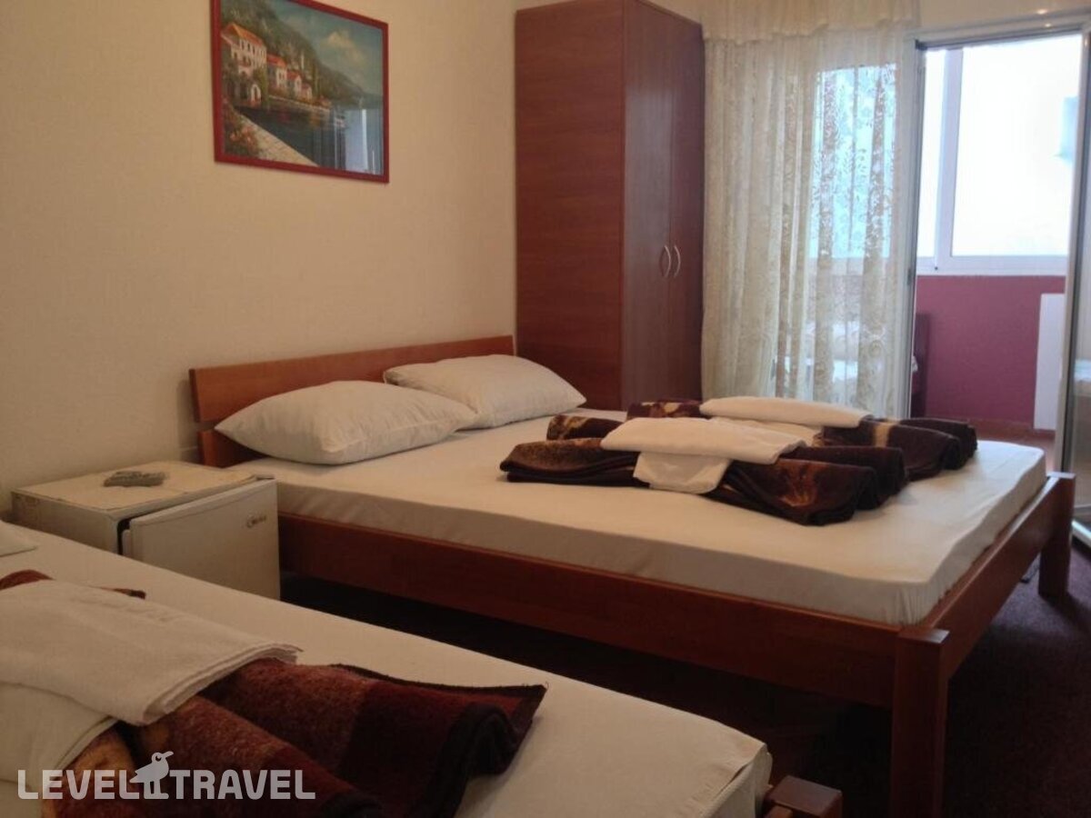 фотографии номера Трехместный номер отеля Rooms Kuljic в Черногория(Будва) - фото №1