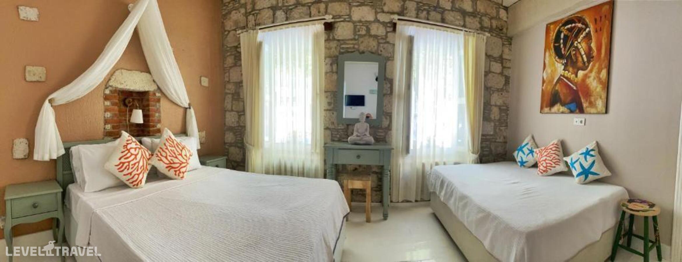 фотографии номера Трехместный улучшенный отеля Maison D'Azur Alacati в Турция(Чешме) - фото №12