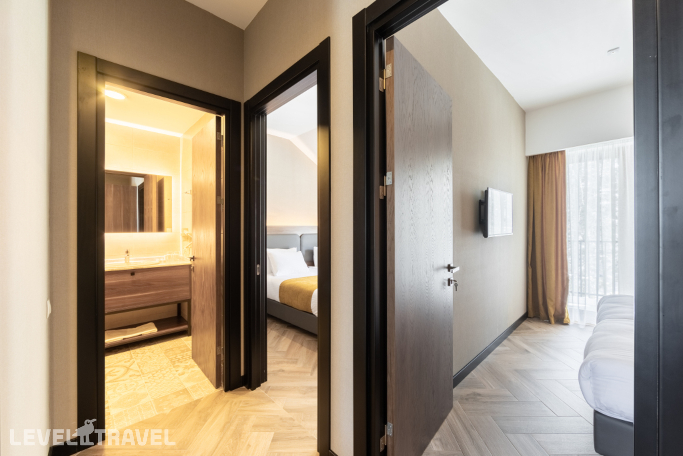 фотографии номера Семейный люкс с балконом отеля Отель Komorebi Bakuriani Resort в Грузия(Бакуриани) - фото №4