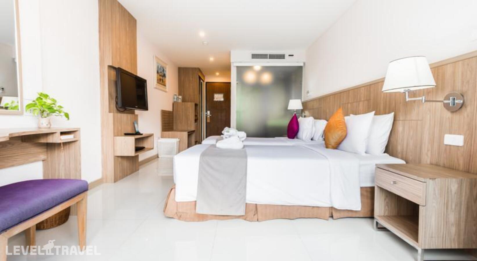 фотографии номера Улучшенный с видом на город отеля Andaman Beach Suites Hotel в Таиланд(Патонг Бич) - фото №6