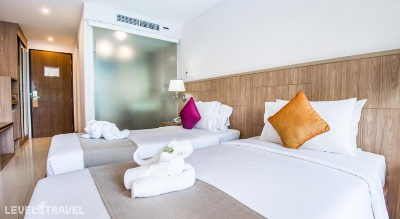 фотографии номера Улучшенный с видом на город отеля Andaman Beach Suites Hotel в Таиланд(Патонг Бич) - фото №8