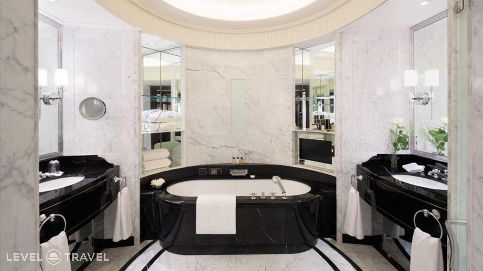 фотографии номера Полулюкс отеля The Peninsula Paris Hotel в Франция(16 округ Парижа) - фото №2