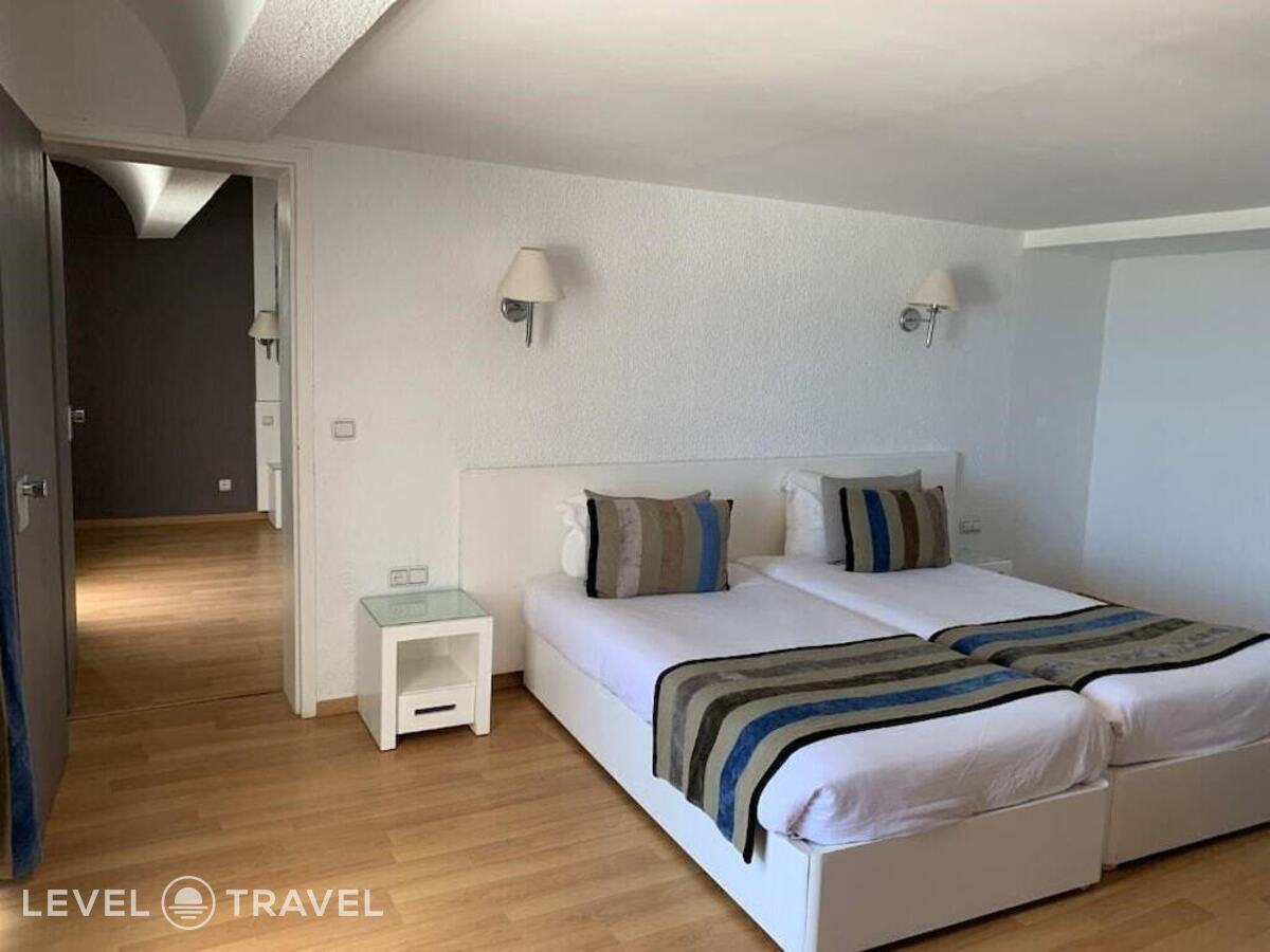 фотографии номера Семейный с видом на море отеля One Resort Jockey (Ex. One Resort Monastir) в Тунис(Сканес) - фото №5