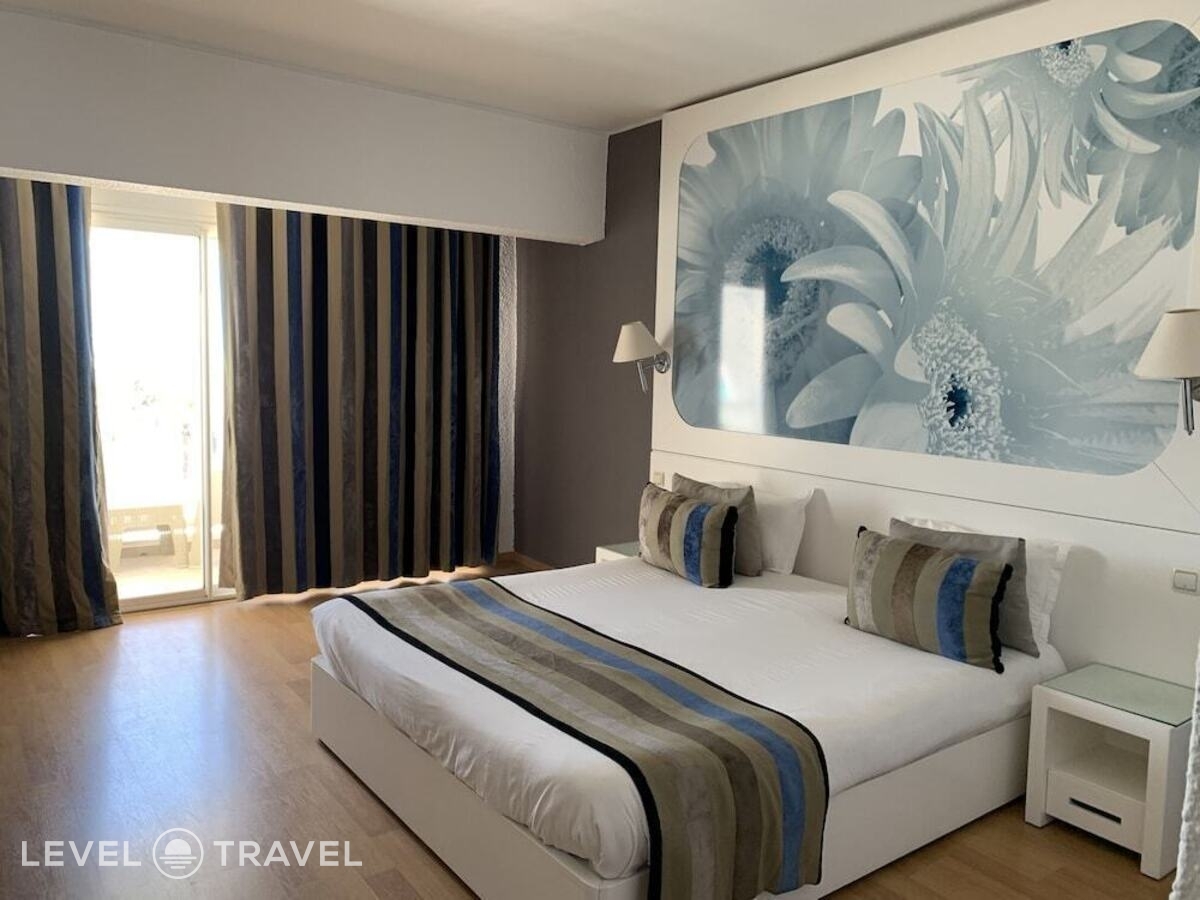 фотографии номера Семейный с видом на море отеля One Resort Jockey (Ex. One Resort Monastir) в Тунис(Сканес) - фото №2